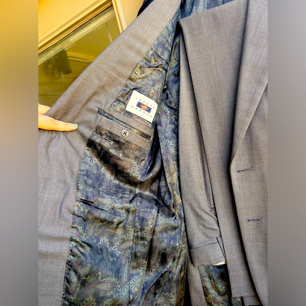 Custom Joesph Abboud Suit set. Jacket 36 Short. Pants 30x30